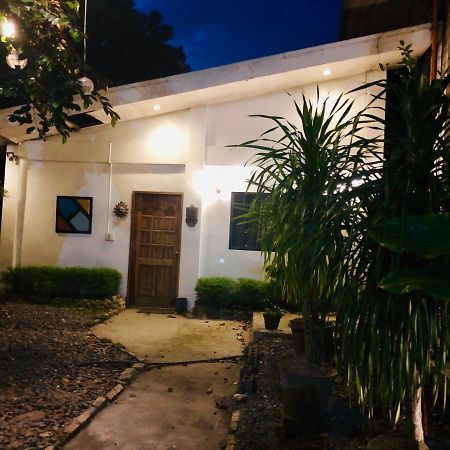 The White Bed And Breakfast Bacolod Esterno foto