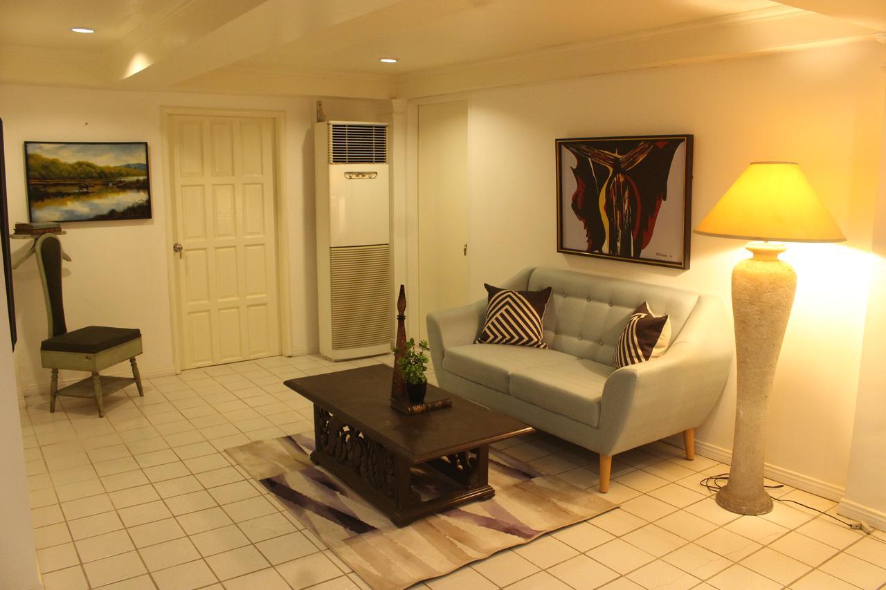 The White Bed And Breakfast Bacolod Esterno foto