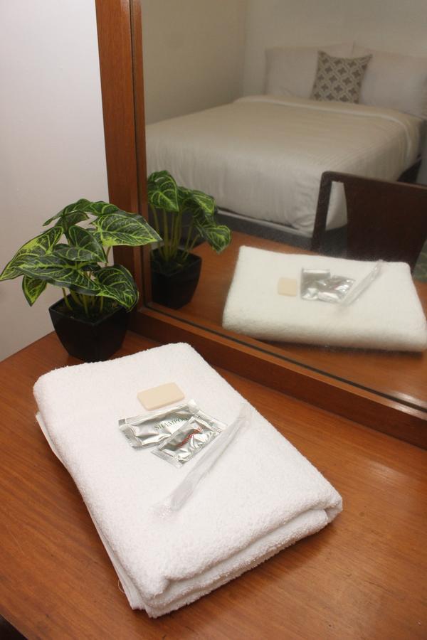 The White Bed And Breakfast Bacolod Esterno foto