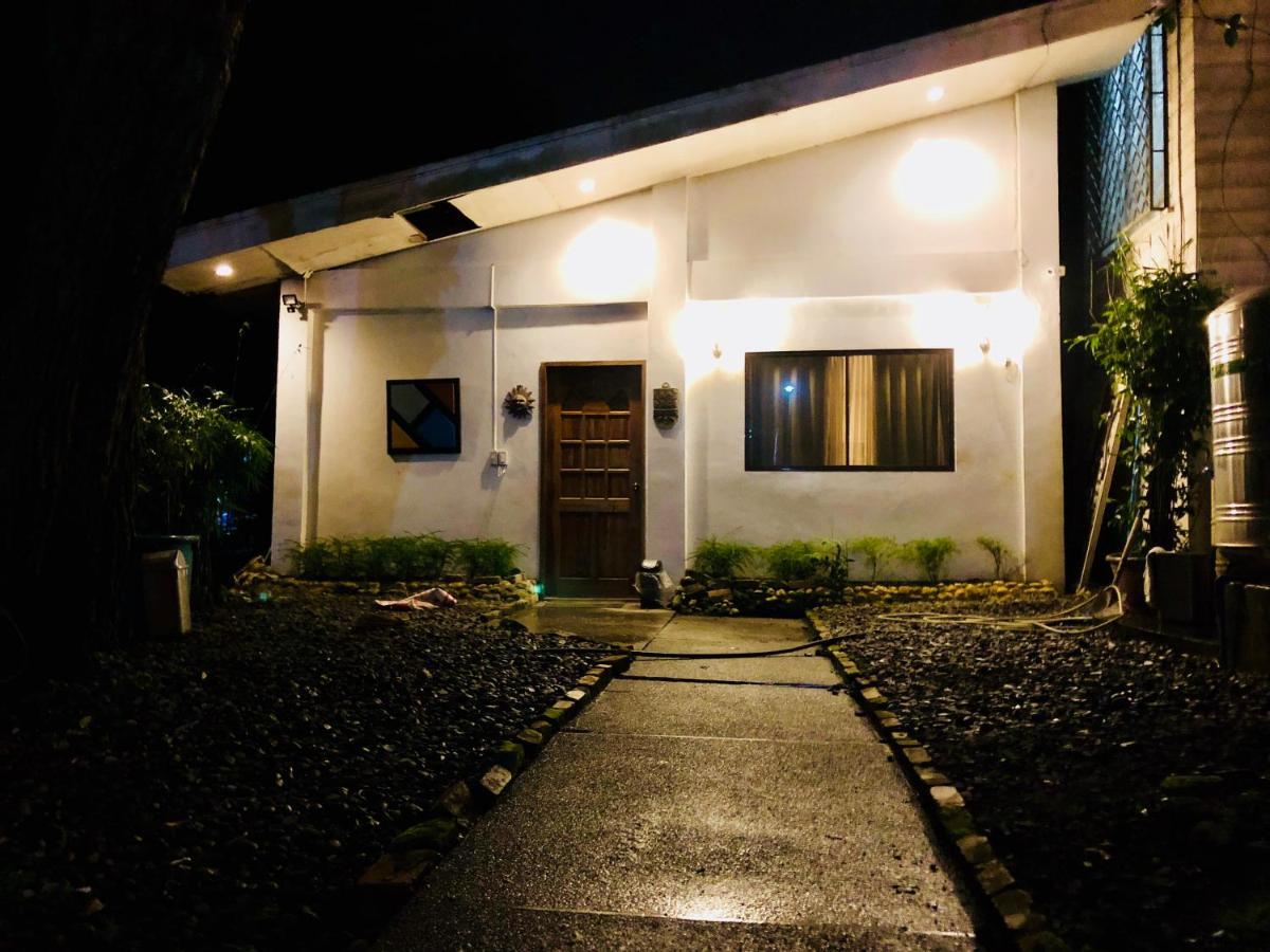 The White Bed And Breakfast Bacolod Esterno foto
