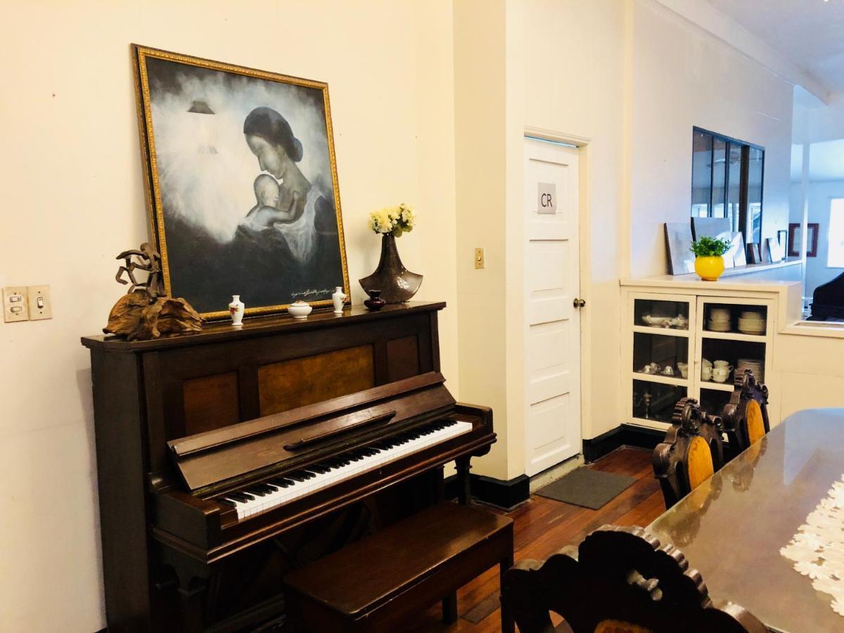 The White Bed And Breakfast Bacolod Esterno foto